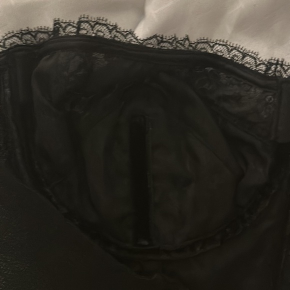 Authentic Vintage Lace Bustier 🖤 - Picture 4 of 8